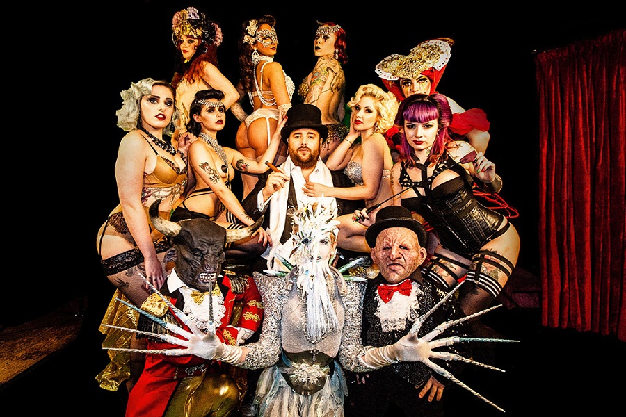 thumbnail for cirque le soir entertainment picture.jpg