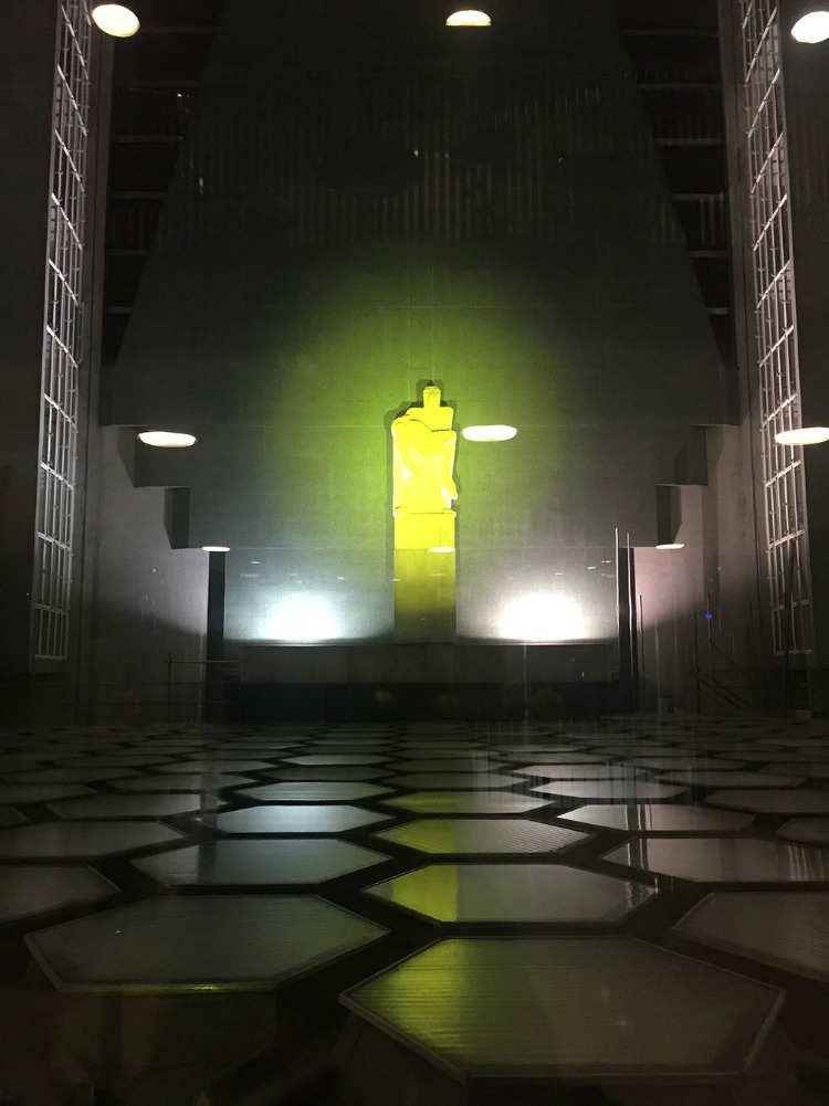 Central London conference and meetings venue, Congress Centre, celebrates the end of improvement works with new-look statue